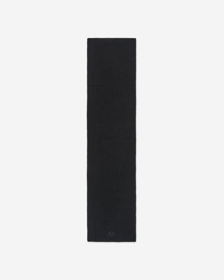Bufanda de hombre de 100% lana merino con estampado liso · Adolfo Dominguez · El Corte Inglés