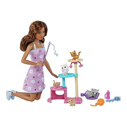 46% DESCUENTO Barbie y sus Gatitos Muñeca Morena con Vestido Estampado, árbol para Gatos, Mascotas y Accesorios felinos, Juguete +3 años, Multicolor (Mattel HHB70)