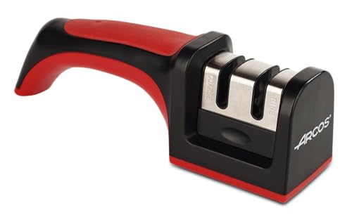 43% DESCUENTO ARCOS Afilador Profesional con Mango Ergonómico de Uso Manual para Afilar y Pulir Cuchillos. Rodillos Cerámicos y de Carbono. Color Rojo y Negro