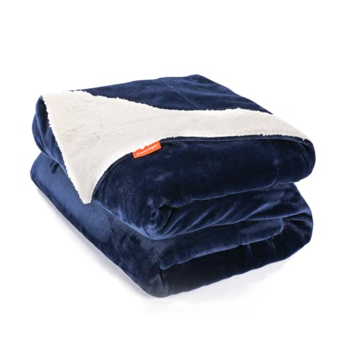 Sweetnight Manta Cama Grande de Invierno | 230 x 270 cm| Manta Sofá de Microfibra Franela de Doble Cara | Manta Forro Polar Reversible Cálida | Extra Suave y Transpirable | Azul Marino
