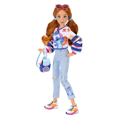 44% DESCUENTO DISNEY STORE Muñeca Fashion 30 cm Inspirada en Stitch de Invierno Incluye 2 Outfits y Accesorios hasta 10 Puntos de Articulación, Red Hair Stitch Fashion Doll