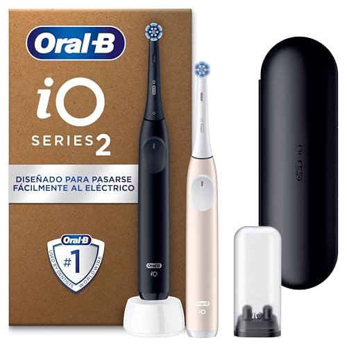 Oral B iO 2 Pack de 2 Cepillos de Dientes Eléctricos Negro Noche y Rosa Suave, 2 Cabezales, 1 Estuche de Viaje, 1 Portarrecambios, 3 Modos De Cepillado, Sensor De Presión y Temporizador