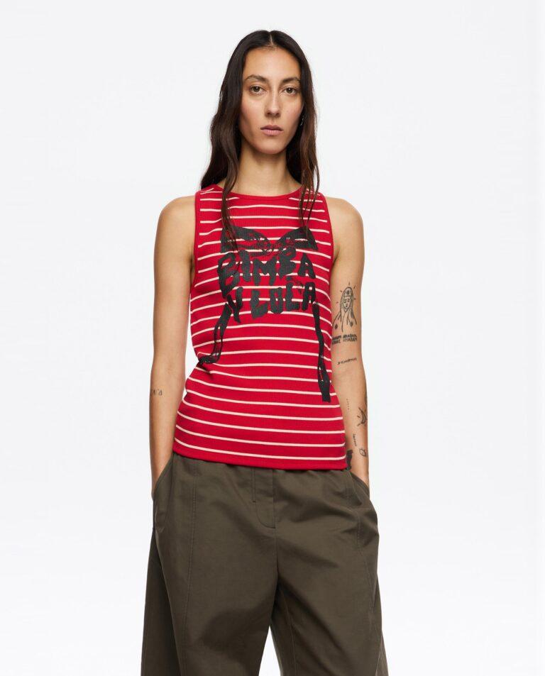 Top de mujer mangas en sisa y logo lazo rojo · Bimba y Lola · El Corte Inglés