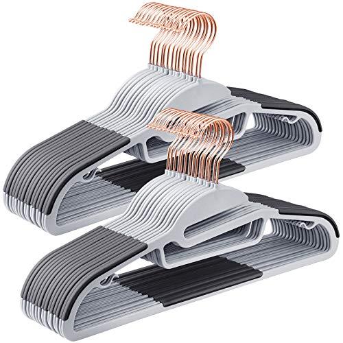 30% DESCUENTO SONGMICS 30 Perchas para Abrigos, Plástica de Trajes, Apertura en S, Antideslizante, Ahorra Espacio, 0,5 cm Grosor, Gancho de Oro Rosa de 360°, 41,5 cm Ancho, Gris Claro y Gris Oscuro CRP43G30