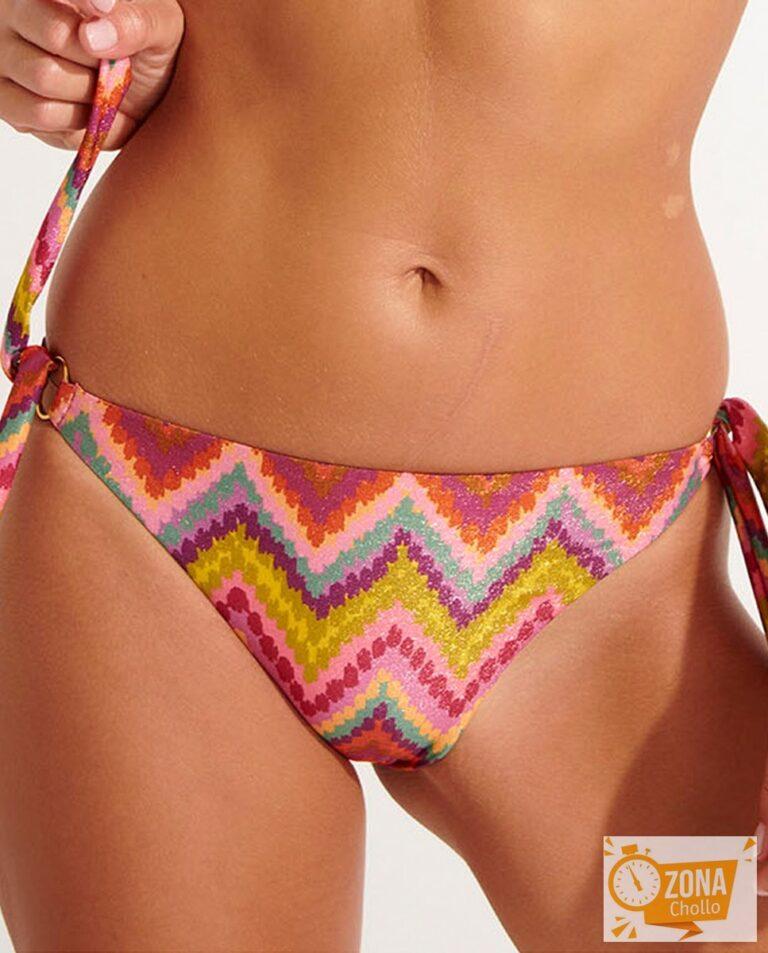 Braga de bikini, con lazos ajustables — 11,00€ € -80%