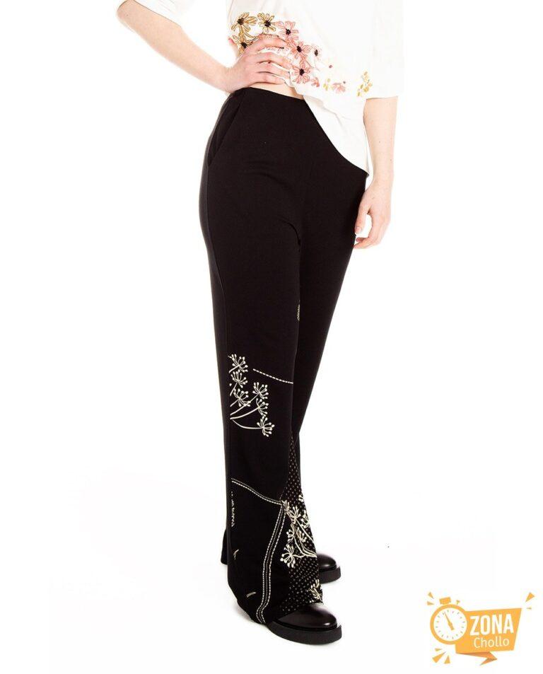 Pantalón de mujer de tiro alto con bajo acampanado — 14,00€ € -81%