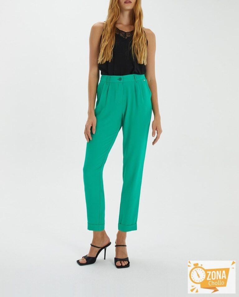 Pantalón de mujer recto tobillero con cintura elástica — 12,00€ € -81%